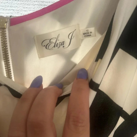 NWOT- Eliza J Geometric‎ Print Zippered Lined Dress. Size 12. - Picture 4 of 7